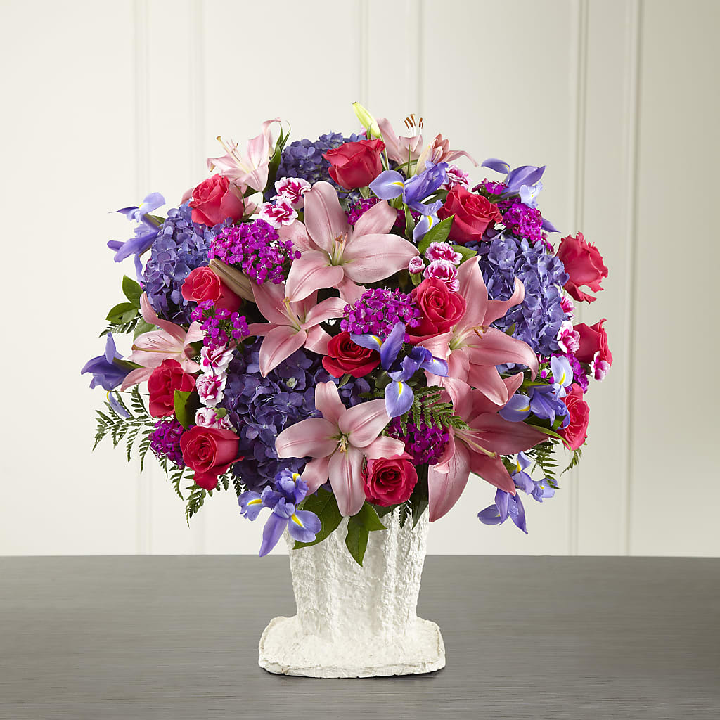 We Fondly Remember Arrangement – SHAW'S, West Bridgewater MA