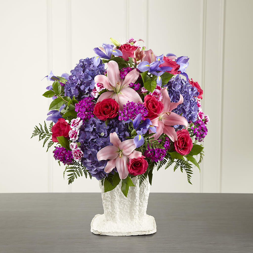 We Fondly Remember Arrangement – SHAW'S, West Bridgewater MA