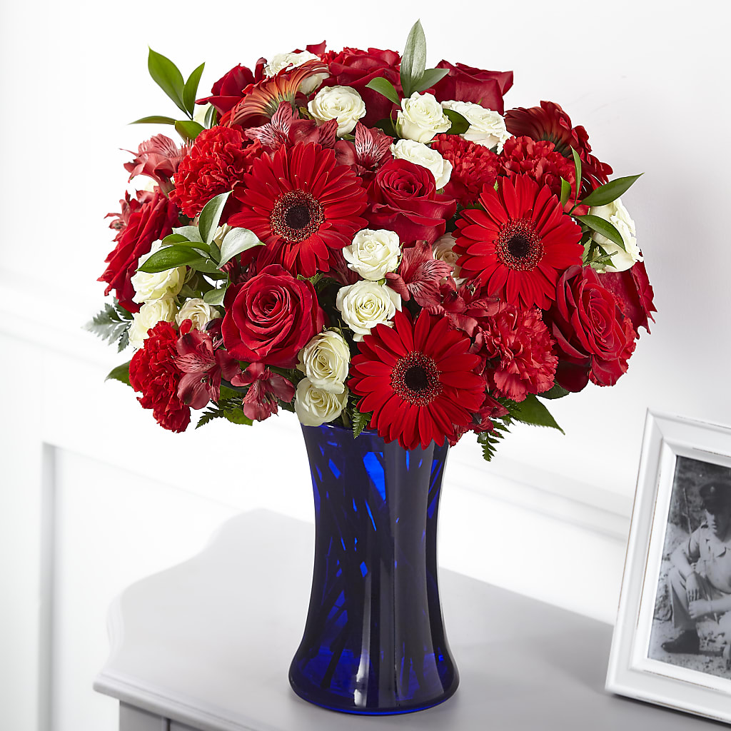 Hearts Embrace Bouquet – SHAW'S, West Bridgewater MA