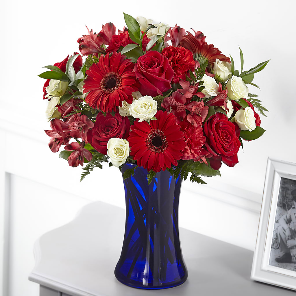 Hearts Embrace Bouquet – SHAW'S, West Bridgewater MA