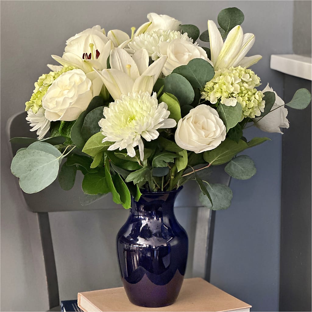 Snowy Dreams Bouquet – SHAW'S, West Bridgewater MA
