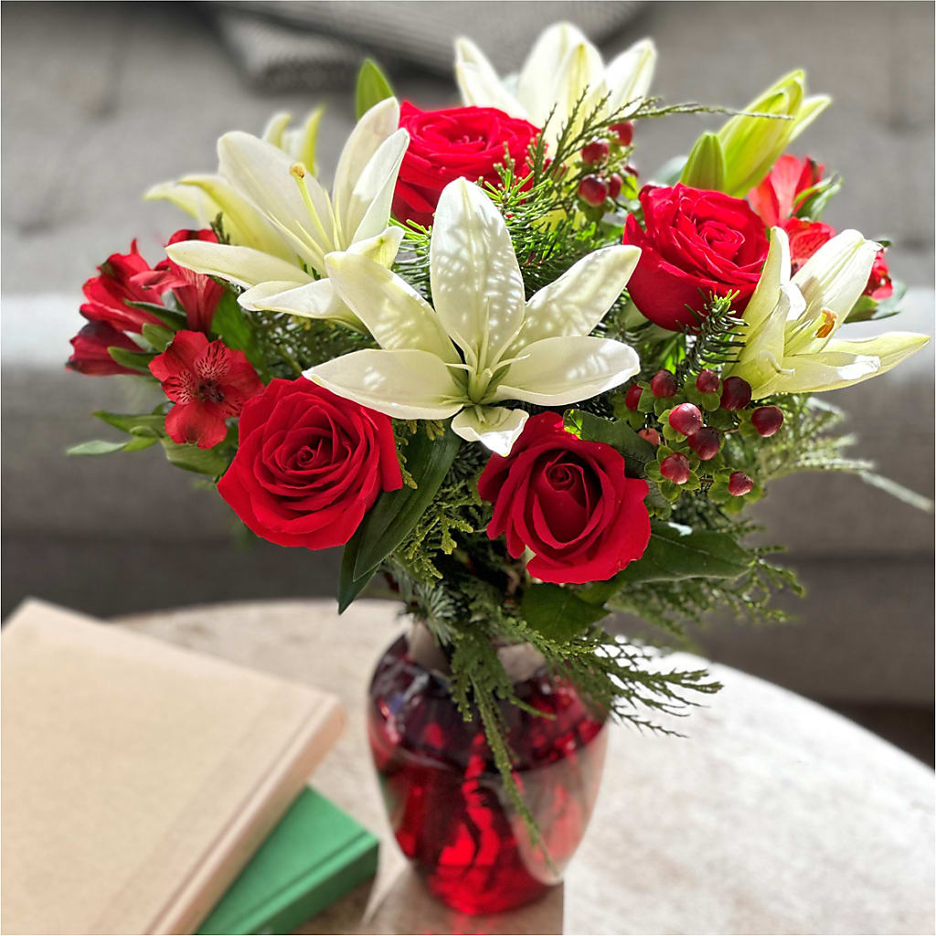 Evergreen Delight Bouquet – SHAW'S, West Bridgewater MA