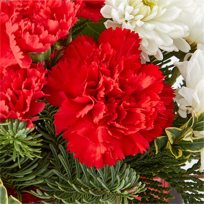 Christmas Market Bouquet – SHAW'S, West Bridgewater MA