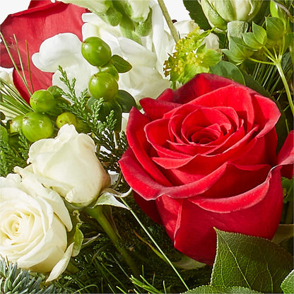 Deck the Halls Bouquet – SHAW'S, West Bridgewater MA